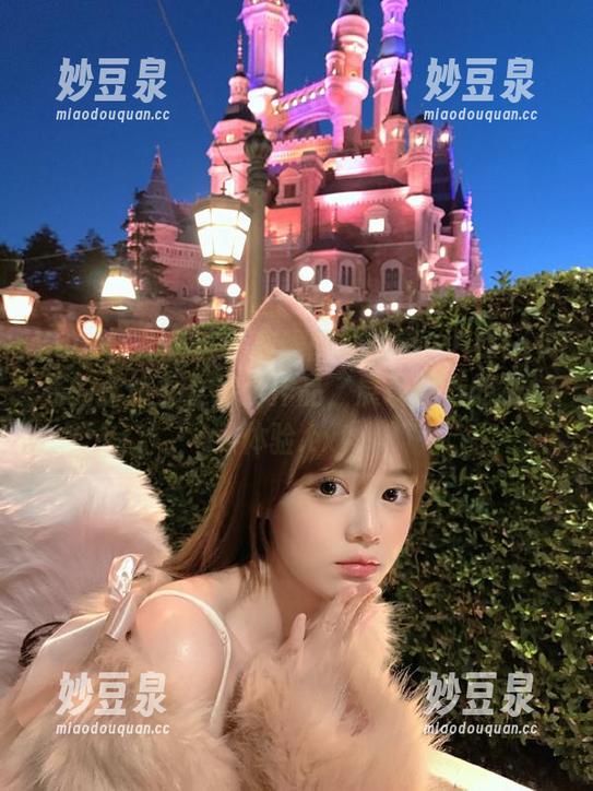 YouMi尤蜜荟 - 在线图片盛宴：little贝壳的《修女》写真作品，展现别样的视觉体验.txt