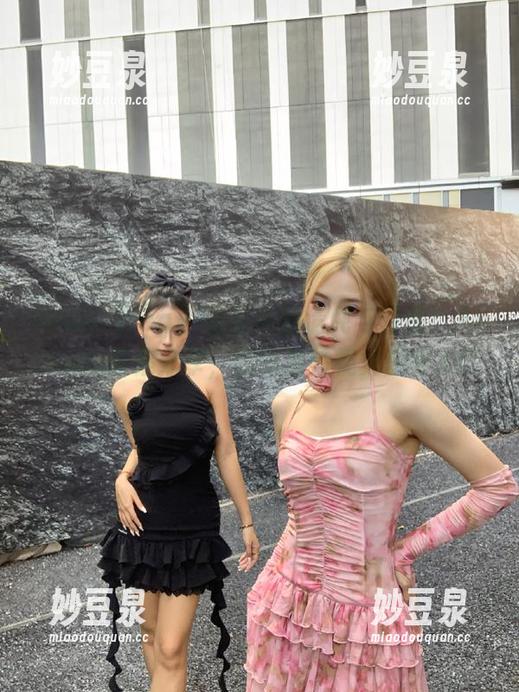 beautyleg-Annie beautyleg - 浴缸中的清纯与性感:Annie的图集分享,展现独特视觉盛宴.txt