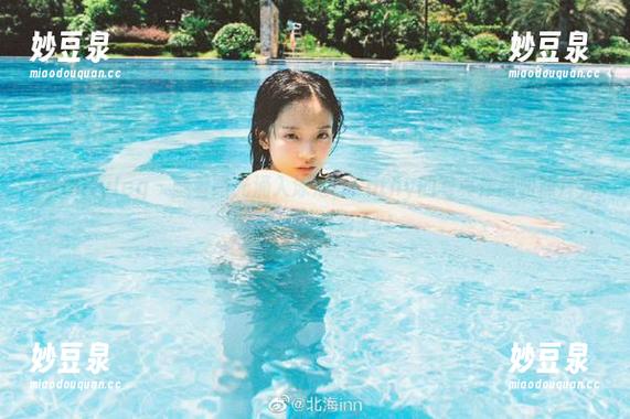 beautyleg - 随着阳光涌入泳池，Cathy的写真作品和照片为夏日增添色彩.txt