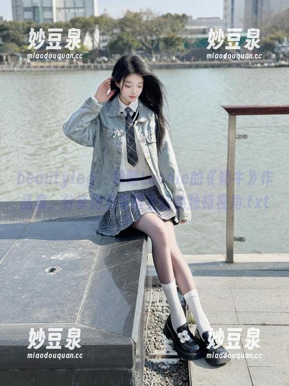 beautyleg-Leonie beautyleg - 领略Leonie的《奶牛》作品集,分享她对牛群生活的独特视角.txt