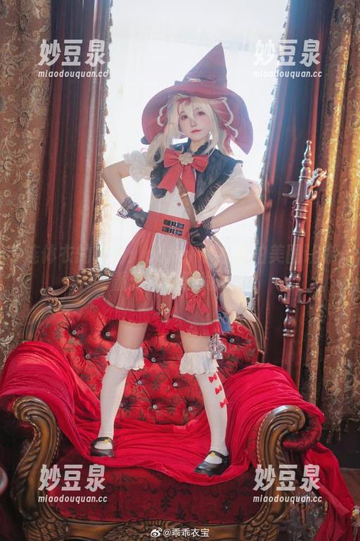 连体衣的魔力：coser衣衣私拍美图让你重新认识时尚.txt