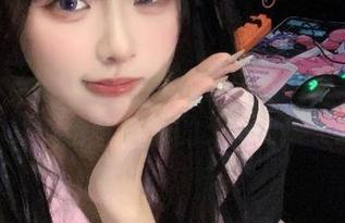 pans - 沁沁最新清纯写真套图更新，带你领略青春靓丽的无限可能.txt