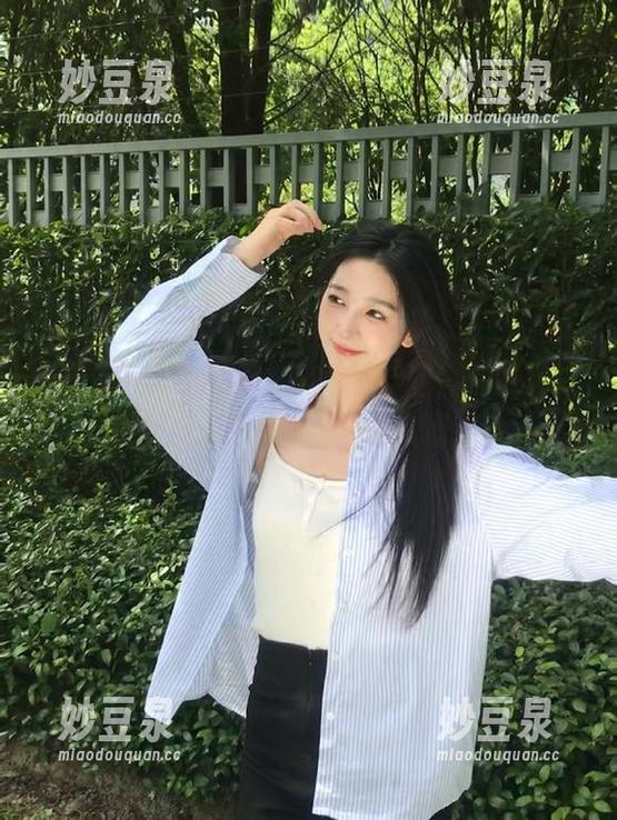 pans-默默 pans - 暖心故事:默默的粉色高清图集,带您走进唯美与温馨的瞬间.txt