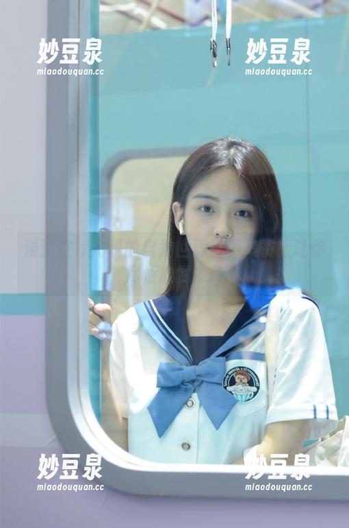 漫游在けん研的自拍世界：图集资源让你尽情欣赏.txt