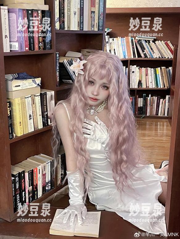 一笑芳香沁和服写真最新美图，带你体验东方优雅与恬静.txt