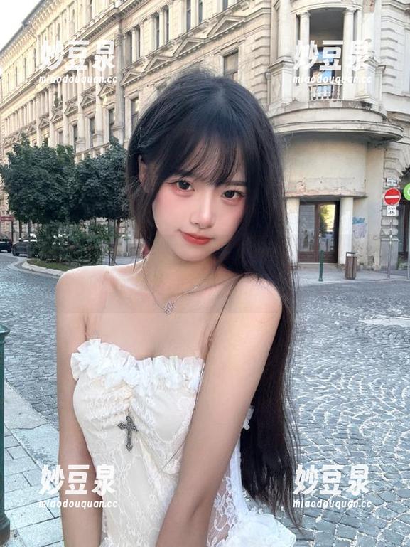 丝慕GIRL - 感受喵小酱豹纹私拍原图的惊艳魅力，时尚达人不容错过.txt