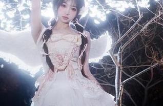 丽柜 - 允儿的黑色幻想，唯美写真图集让你的眼睛亮起来吧！.txt