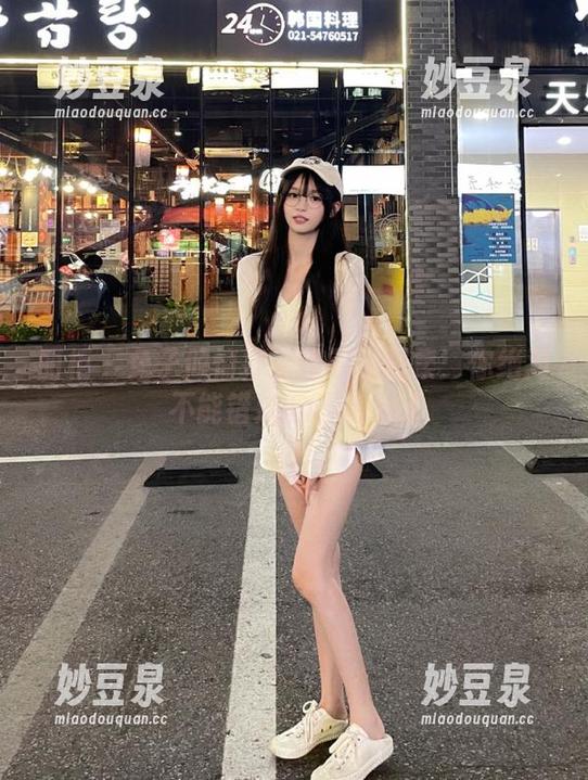 丽柜 - 兔子倾情打造的美脚图集：你绝对不能错过的作品.txt