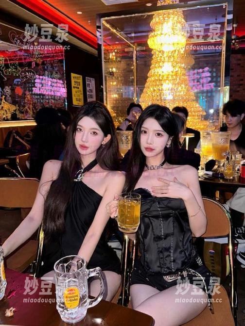 丽柜 - 婷婷的摄影之路：高清壁纸与一丝幽香的完美结合.txt