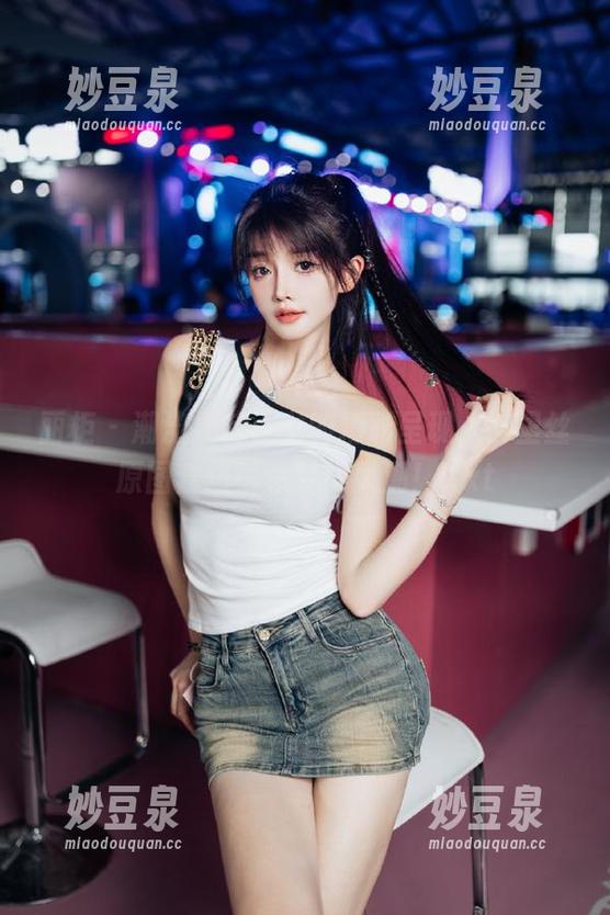 丽柜 - 潮流模特小戈的精彩呈现，裤里丝原图套图引领时尚风潮！.txt