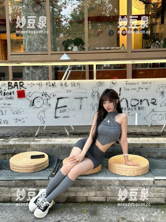 丽柜-琳达 丽柜 - 琳达瑜伽写真探索:珍贵资源合集让你心灵升华!.txt