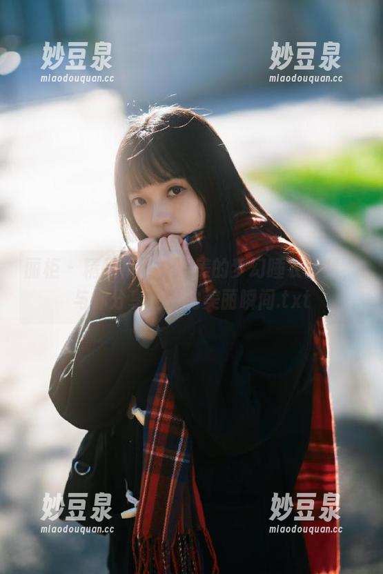 丽柜 - 精品福利：美美的梦幻睡衣图集，与你分享无尽的美丽瞬间.txt