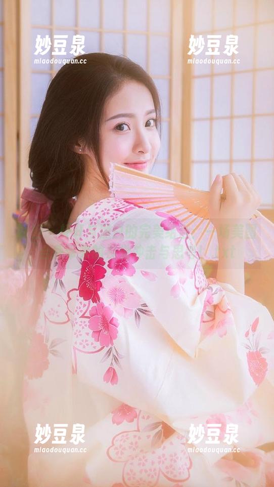 丽柜 - 轩轩与黑白的完美结合：一场美图合集带来的视觉冲击与思考！.txt