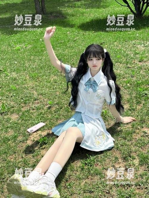 乔依丝joys 乔依丝倾情打造:办公室OL写真合集,展现职场生活的真实面貌.txt