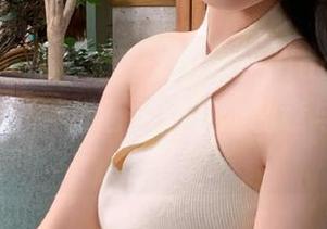 微密圈 - 探索无圣光的俏妞qiaoniuTT写真合集：绊脚石主题下的创意与美感.txt
