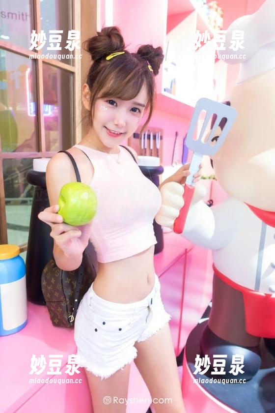 克拉女神 - 汤怡教室全集来袭：探索她的每一幅写真，快来免费下载！.txt