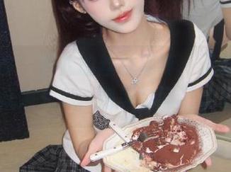 克拉女神 - 颖儿的丝袜写真，无圣光中绽放妩媚光彩，绝美瞬间记录.txt