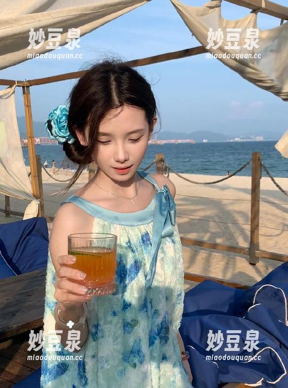 兔玩映画 兔玩映画带你领略衬衫白网的魅力写真合集.txt