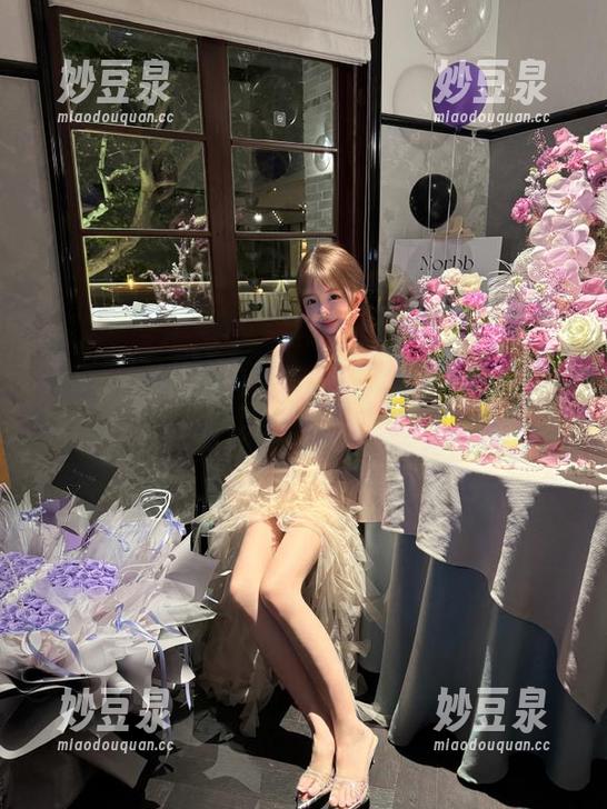 下载兔玩映画LoLi精品图集，感受梦幻少女的独特魅力！.txt