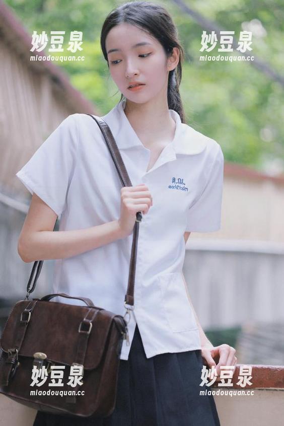 兔玩映画黑兔系列图包火热下载中，快来解锁属于你的独特美丽！.txt