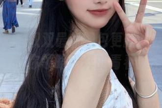 初夏女神 - 双双最新图包更新！打扫教室的瞬间，带你领略别样的青春风采！.txt