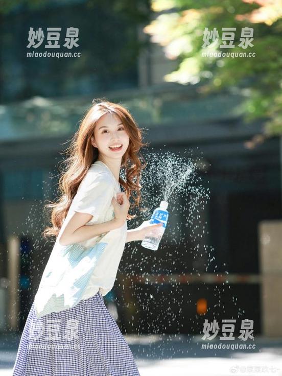 南国足艺 - 下载静儿护士写真，静静感受那份来自护理的温暖与爱.txt