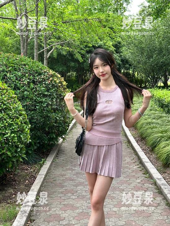 嗲囡囡-陈雅漫VICKY 嗲囡囡 - 获取陈雅漫VICKY学妹全套写真下载,留住青春的每一瞬间!.txt