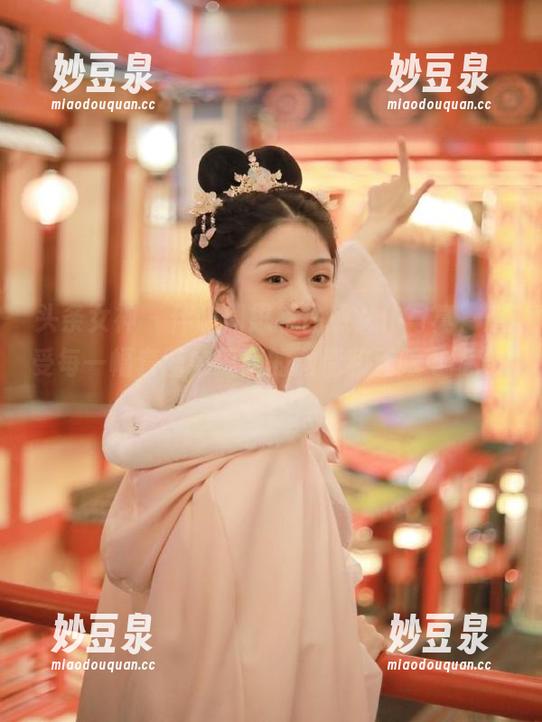 头条女神-周思超 头条女神 - 伴随周思超性感女仆写真,感受每一幅套图中蕴藏的激情和无限可能.txt