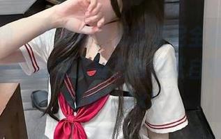 头条女神 - 绝美杨曼妮比基尼全套图集，捕捉每一刻的傲人姿态与悠然自得的海滩时光！.txt