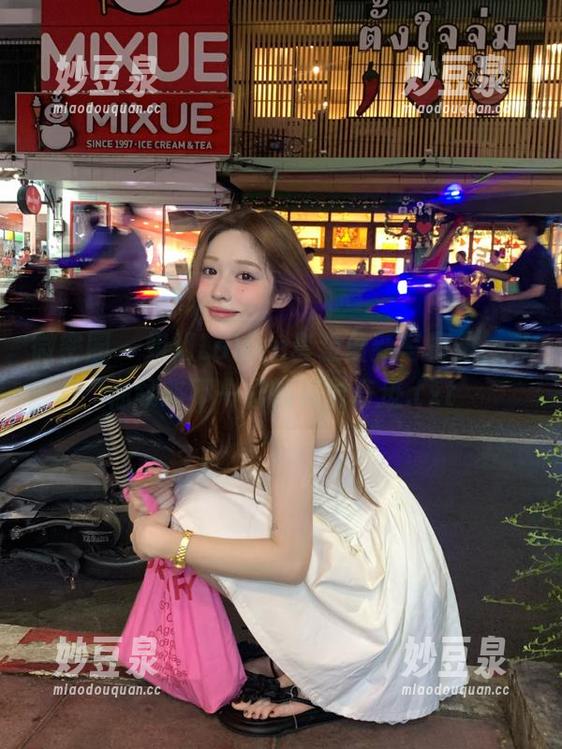 姐姐Lalion 微密圈 - 姐姐Lalion套装最新写真集,带你领略不一样的视觉奇迹.txt