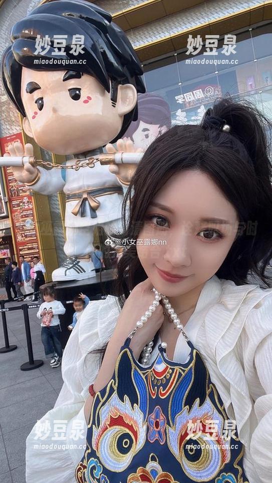 小女巫露娜空姐的高清图册，诠释职场与时尚的完美结合.txt