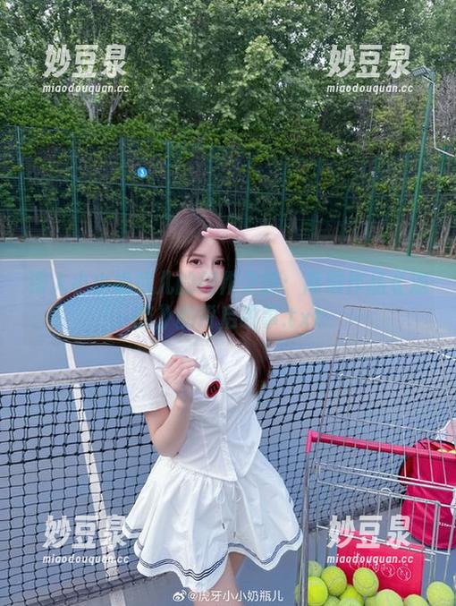 深入小小奶瓶儿的创作之旅：高清作品《迦南》的背后故事.txt