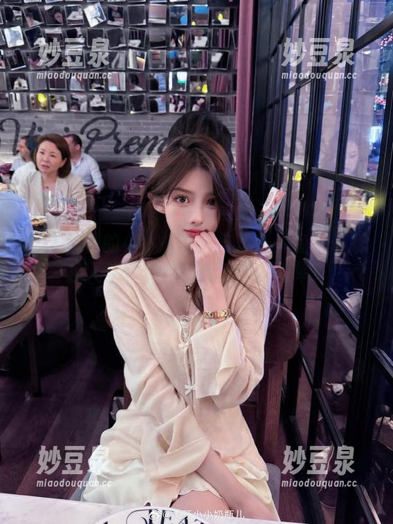 让人惊艳的小小奶瓶儿与珍珠人鱼加长版，一起入驻你的美图图集不再孤单！.txt