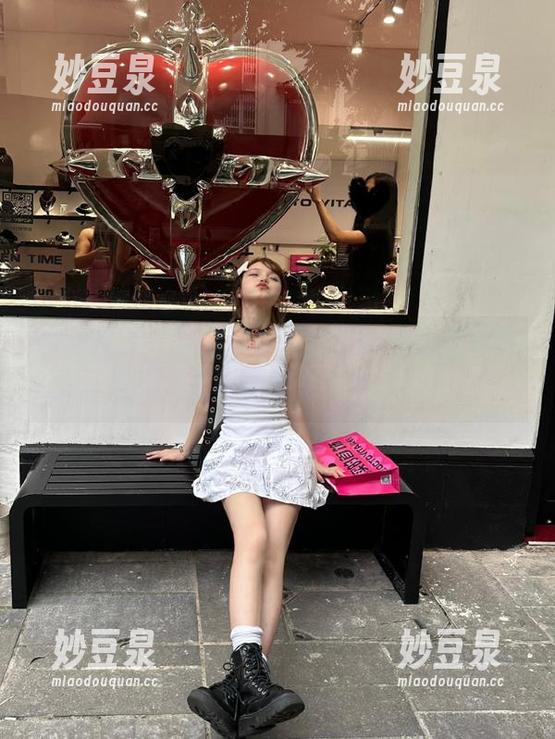 少女秩序 - 绝对不容错过！小葵女友写真作品，福利满满令人心动.txt