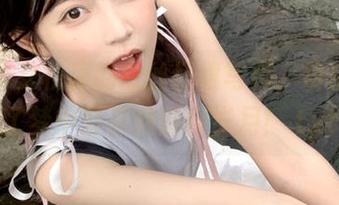 观看少女秩序的白丝红裙写真，仿佛回到了梦中最美的青春岁月！.txt