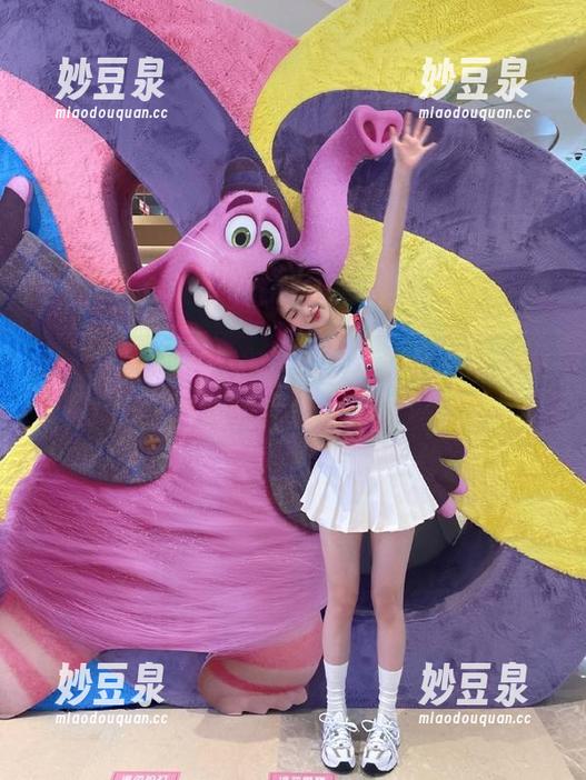 尤果网-娜依灵儿 尤果网 - 从原图到图册,这就是娜依灵儿的黑丝诱惑之旅.txt