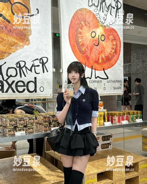 尤果网 - 尤娜娜专属海边图集，免费呈现她与大自然的亲密接触！.txt