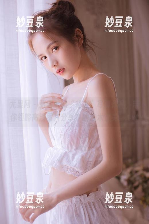 尤果网 - 张雪馨的“秘书”写真作品，带你领略高清图片分享中的艺术之美！.txt