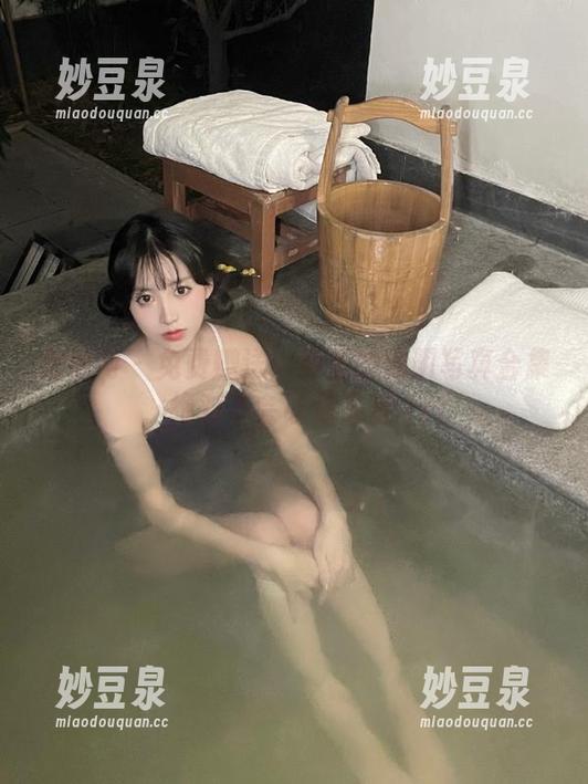 尤果网 - 免费赠送：曼曼的透明写真合集，绝对不会让你失望.txt