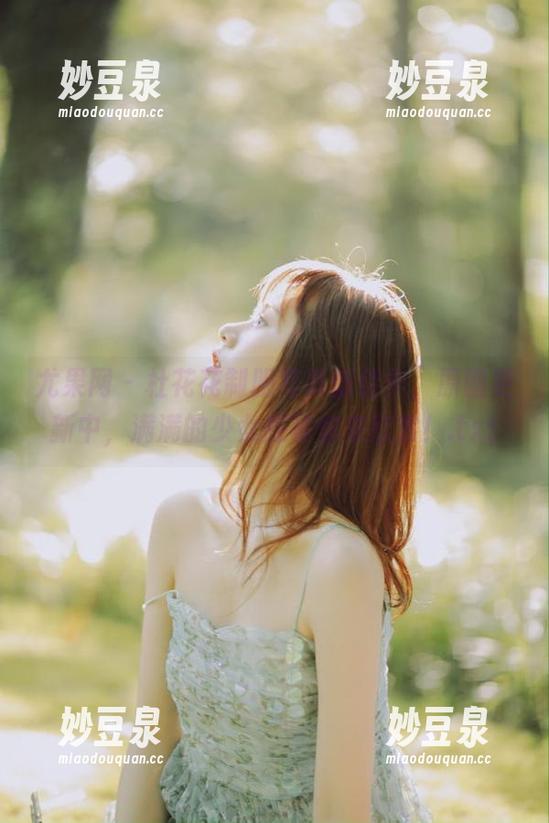 尤果网 - 杜花花制服写真新佳作，原图更新中，满满的少女感等你来欣赏！.txt