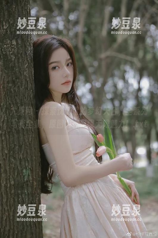 尤果网 - 探索沈诺馨的梦幻天台，全系列写真全集，原图为你呈现无限魅力！.txt