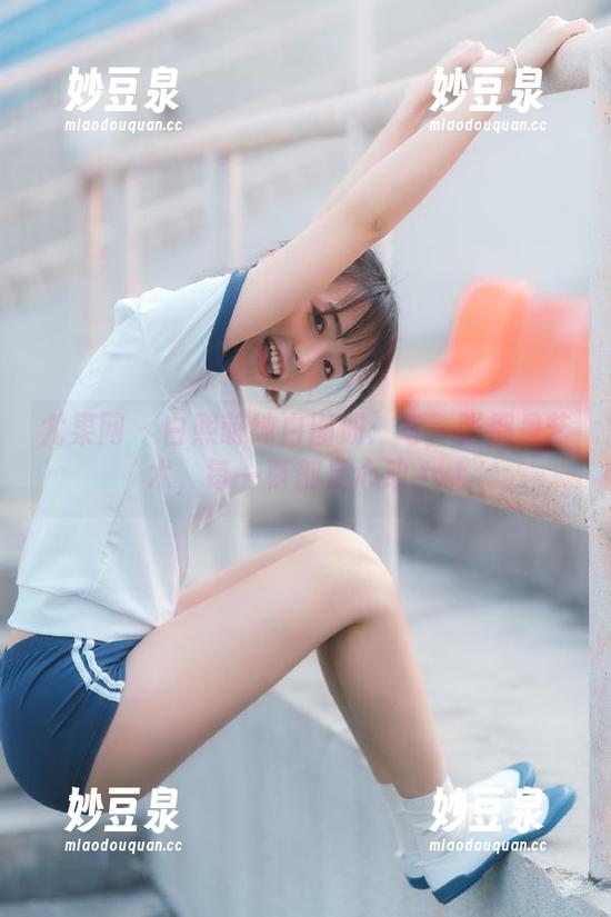 尤果网 - 白熙萌纯白图册：每一张都是艺术，每一幕都是心动.txt