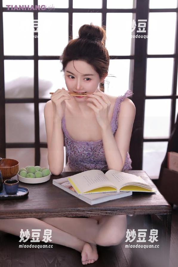 尤果网 - 细品艾霓莎镂空作品，感受摄影艺术的丰富资源.txt