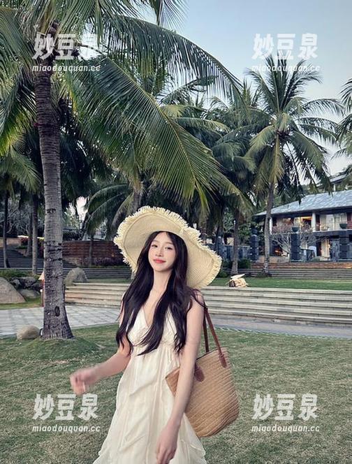 尤物馆 - 最萌的长腿女神！Rebecca_吴颖茵全套图包让你瞬间心情变好.txt