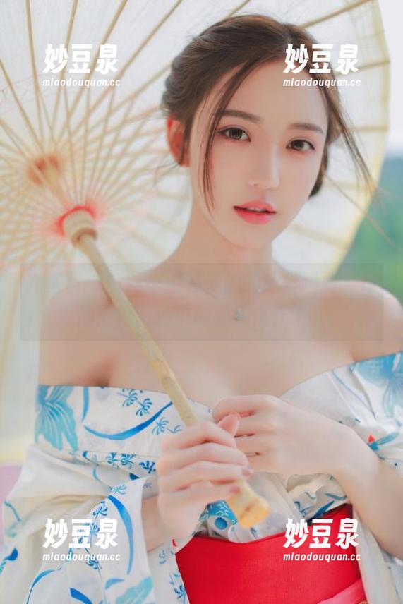 尤蜜荟 - 白露小猪在海边的精彩瞬间，作品汇聚图库中的经典之作.txt