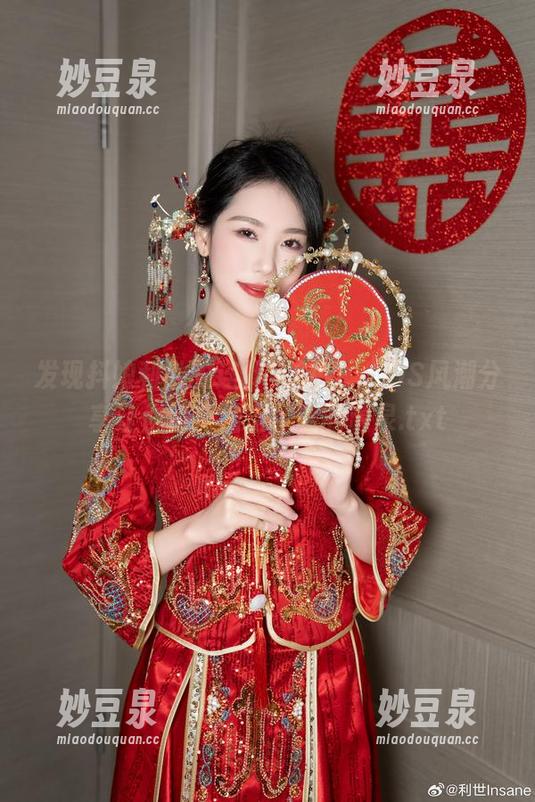发现抖娘利世的连体衣魅力，COS风潮分享让你找到拍摄灵感的源泉.txt