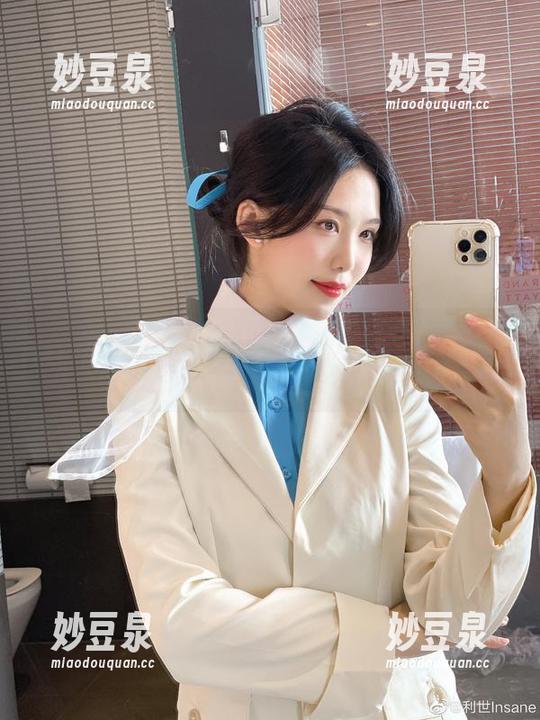 一图一笑！抖娘利世女神的原图和图包，保准你在每一个瞬间都忍俊不禁！.txt