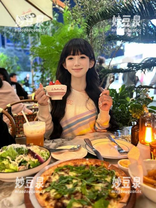 推女神 - 纯小希泳装写真带你畅游夏日，快来观看这些美丽图片吧.txt