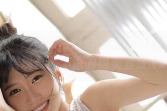 推女神 - 绮梦Cherish泳池写真高清原图，展现夏日清凉的绝美景致.txt