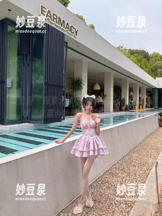 微密圈 - 探索无敌哒小姨妈的照片世界，惊艳套装合集现在可供下载！.txt